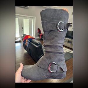 Women’s, gray wide calf boot, size 8